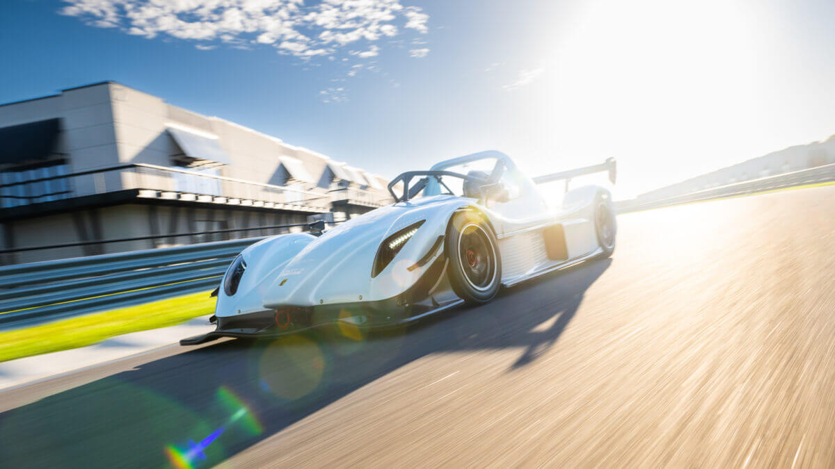2024-10-05TMETracking-4-2-1200×675 radical race car racing front